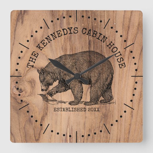 Zwarte Beer Familienaam Rustic Wood Cabin House Grote Klok (Voorkant)