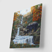 Zwarte Beer moeder en waterval Vierkante Klok (Hoek)