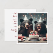 Zwarte beren eten taart, beer verjaardagsuitnodigi kaart (Voorkant / Achterkant)