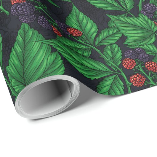 Zwarte bessen op donkergrijs cadeaupapier (Rol Hoek)