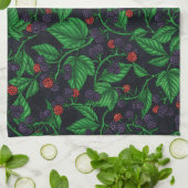 Zwarte bessen op donkergrijs theedoek (Gevouwen)