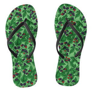 Zwarte bessen op groen teenslippers