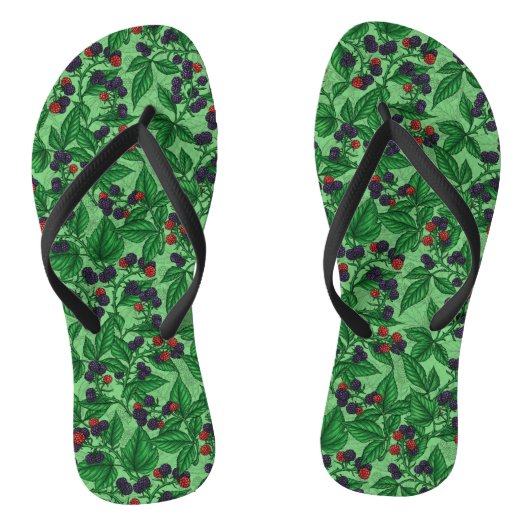 Zwarte bessen op groen teenslippers (Voetbed)