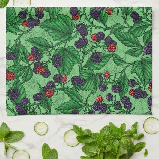 Zwarte bessen op groen theedoek (Gevouwen)