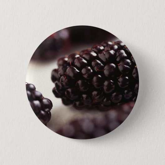 Zwarte bessen ronde button 5,7 cm (Voorkant)
