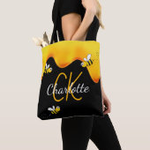 Zwarte bijen honing druppelmonogram tote bag (Dichtbij)