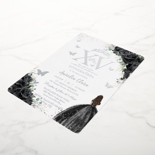 Zwarte Bloemen Jurk Quinceañera Quince 15 XV Zilve Folie Uitnodiging (Gedraaid)