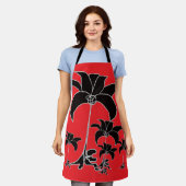 Zwarte Bloemen Rood Schort (Gedragen)