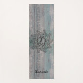 Zwarte Bloemenkrans Boeddha op rustiek hout Yogamat (Voorkant)