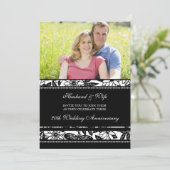 Zwarte bloemige foto 20e verjaardagsuitnodiging kaart (Staand voorkant)