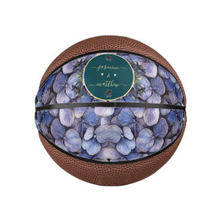 Zwarte bloemrijke klassieke trouwnamen voor koppel basketbal