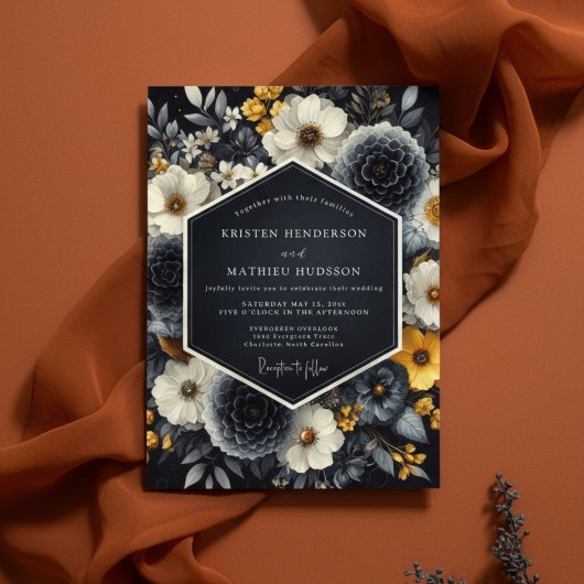 Zwarte Bloemrijke Romantische Bruiloft Kaart