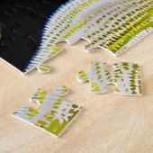 Zwarte Bomen Paarse Fruit met Gele Achtergrond Legpuzzel (Zijkant)