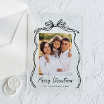 zwarte boog vrolijke kerstfoto acryl uitnodigingen<br><div class="desc">Vier het vakantieseizoen met deze acrylkerstkaart, met de foto van uw gezin prachtig omlijst door een feestelijke zwarte strik en lint op een bevroren of transparante acrylachtergrond. De elegante "Merry Christmas" groet is geschreven in een charmant zwart handgeschreven script, het toevoegen van een persoonlijke touch aan uw vakantie groeten. Pas...</div>