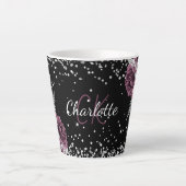 Zwarte bordeaux bloemen elegante monogram naam latte mok (Voorkant)