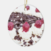 Zwarte boscake in detail met witte achtergrond keramisch ornament (Links)