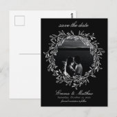 Zwarte Botanische Gotische krans Save the Date Fot Briefkaart (Voorkant / Achterkant)