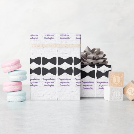 Zwarte Bow-Stropdassen op Witte met paarse Quadrup Cadeaupapier (Baby Shower)