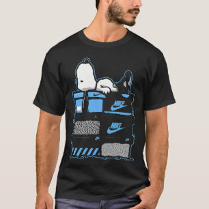Zwarte Carolina 5 AJ5 Snoopy Sneaker Collector T-shirt