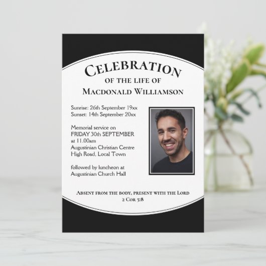 Zwarte CELEBRATIE LIFE Foto Memorial Funeral Kaart (Staand voorkant)