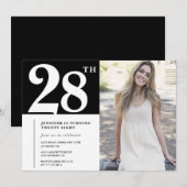 Zwarte chique foto 28e verjaardagsuitnodigingen kaart (Voorkant / Achterkant)