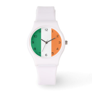 Zwarte cijfers op Ierse vlag en Horloge