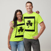 Zwarte Clover-minimal ontwerp. T-shirt (Unisex)
