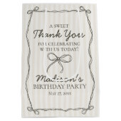 Zwarte Coquette Bow Beige Gestreepte Verjaardagsgu Medium Cadeauzakje (Achterkant)