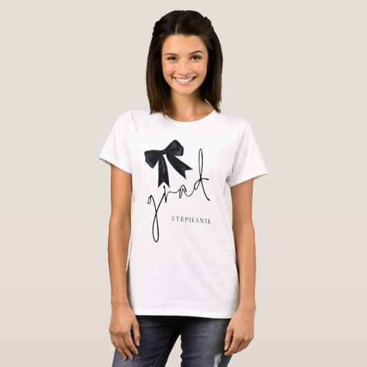 Zwarte Coquette Bow Naam Script Afstudeerder Afstu T-shirt (Voorkant volledig)