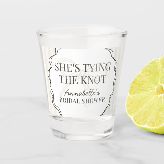 Zwarte Coquette Strik Beige Bruidsfeest Favorietje Shot Glas (Voorkant)