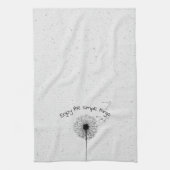 Zwarte Dandelion en Citaat op Terrazzo Design Theedoek (Verticaal)