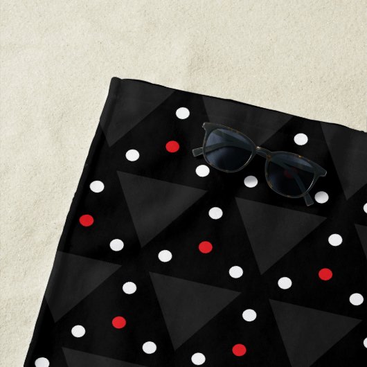 Zwarte Driehoek UFO Patroon Modern Abstract Strandlaken (In situ)