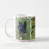 Zwarte Duitse Herder met Zonnebloemen & Speelgoed, Koffiemok (Links)