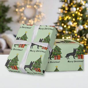 Zwarte Duitse Herdershond en Festieve Kerstboom Cadeaupapier