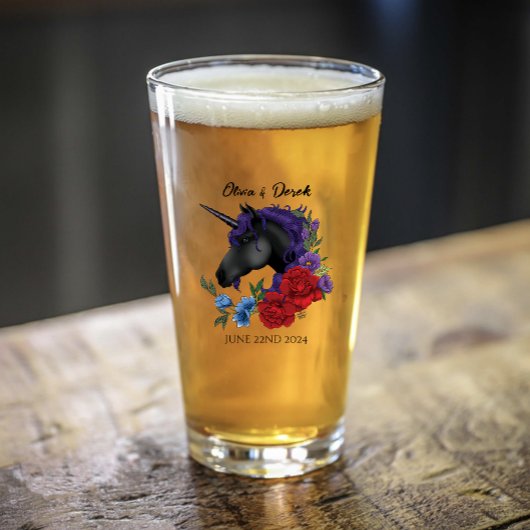 Zwarte eenhoorn Paarse rode salie bloemen Glas