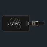 Zwarte Elegante Gepersonaliseerde Achternaam | Naa Bagagelabel<br><div class="desc">Zwarte Elegante Gepersonaliseerde Naam. U kunt ervoor kiezen om uw naam,  de naam van een geliefde of een speciale boodschap toe te voegen. Of het nu een hartelijk geschenk is voor iemand die u lief is of een persoonlijke traktatie,  de keuze is aan u.</div>