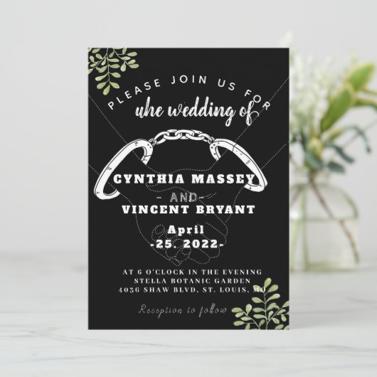 Zwarte elegante huwelijksuitnodiging met eucaly kaart (Staand voorkant)