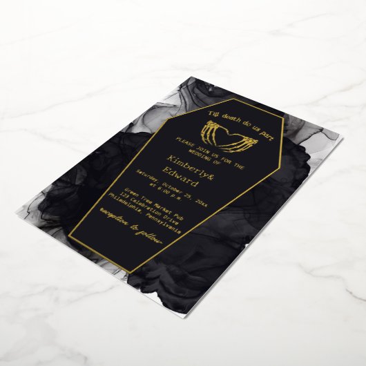 Zwarte Elegante Kist Gotische Halloween Huwelijk Folie Uitnodiging (Gedraaid)