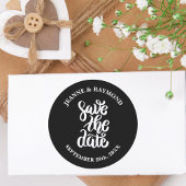 Zwarte Elegante Script Save The Date Boho Bruiloft Ronde Sticker