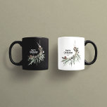 Zwarte elegante waterverf botanische kerstachic mok<br><div class="desc">Zwarte,  moderne,  elegante,  rustige waterverf droogde botanische florale gedempte kleuren voor kerstvakantie-mok.</div>