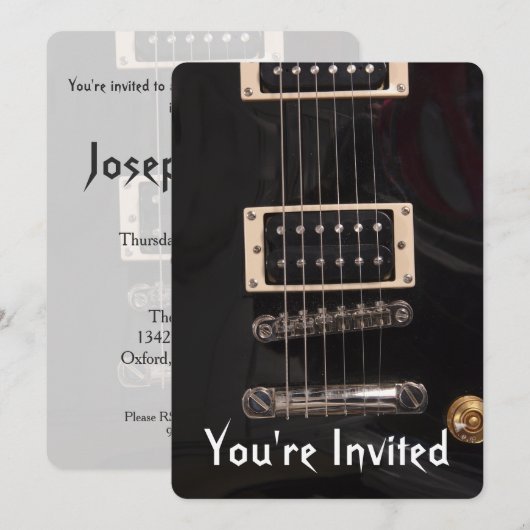 Zwarte elektrische gitaar verjaardagsfeestje uitno kaart (Voorkant / Achterkant)