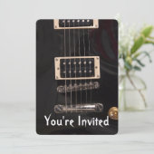 Zwarte elektrische gitaar verjaardagsfeestje uitno kaart (Staand voorkant)