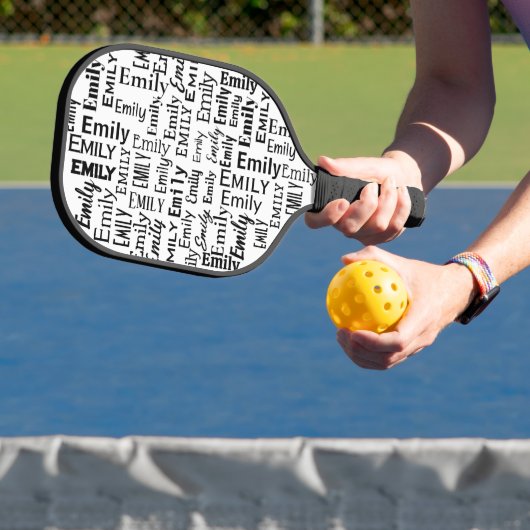 Zwarte EMILY naam op wit Pickleball Paddle (Insitu)