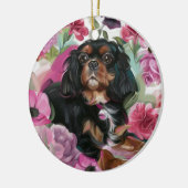 Zwarte en beige kerstsierbloem met Cavalier Keramisch Ornament (Links)