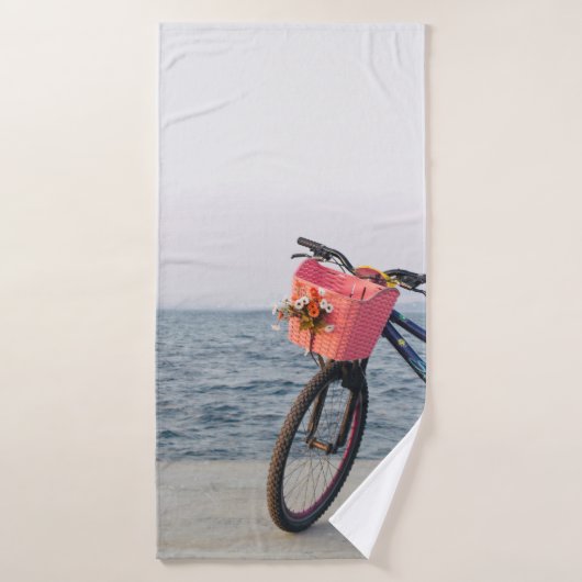 Zwarte en blauwe fiets met mand badhanddoek (Badhanddoek)