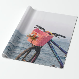 Zwarte en blauwe fiets met mand cadeaupapier