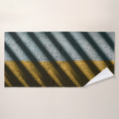 ZWARTE EN BROEIENDE GESRIPTE TEXTIEL BADHANDDOEK (Badhanddoek)