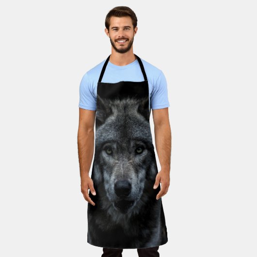 ZWARTE EN BROEIENDE WOLF-SCHIJVEN SCHORT (Gedragen)