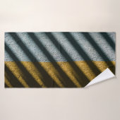 Zwarte en bruine gestreepte textiel badhanddoek (Badhanddoek)