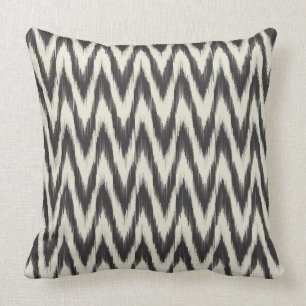 Zwarte en cream Ikat Waves Kussen